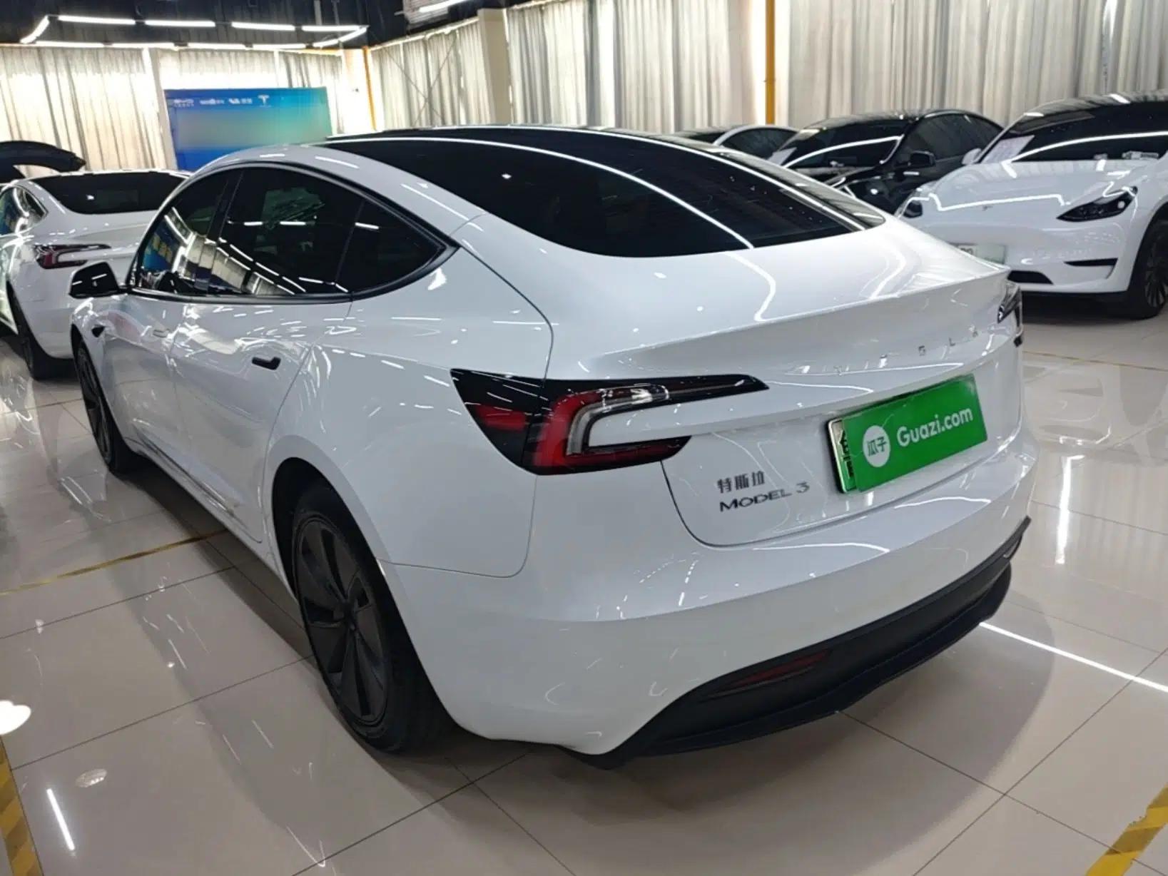 Tesla Model 3 2023 Rear-Wheel-Drive Version — миниатюра 4