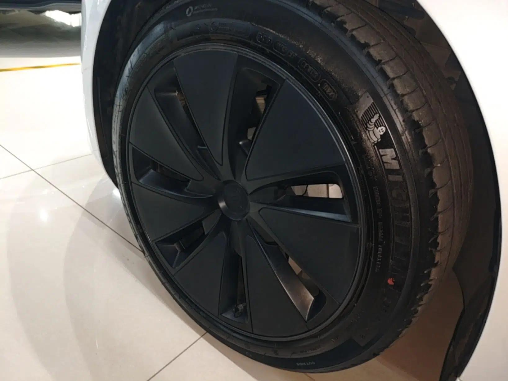 Tesla Model 3 2023 Rear-Wheel-Drive Version — миниатюра 10