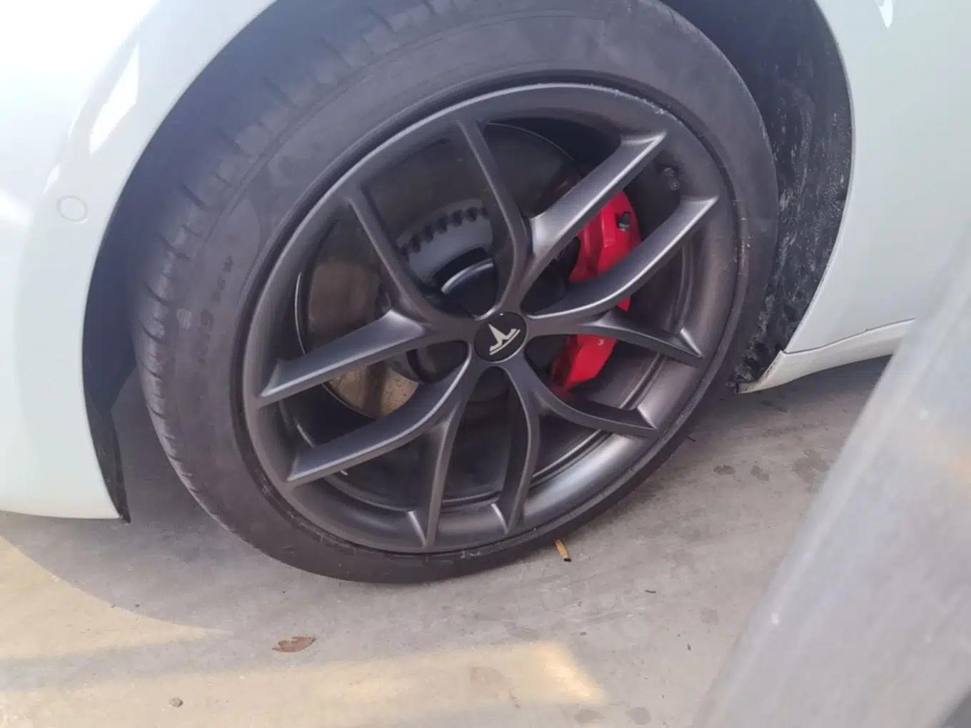Tesla Model 3 2022 Performance High-Performance All-Wheel-Drive Version — миниатюра 15