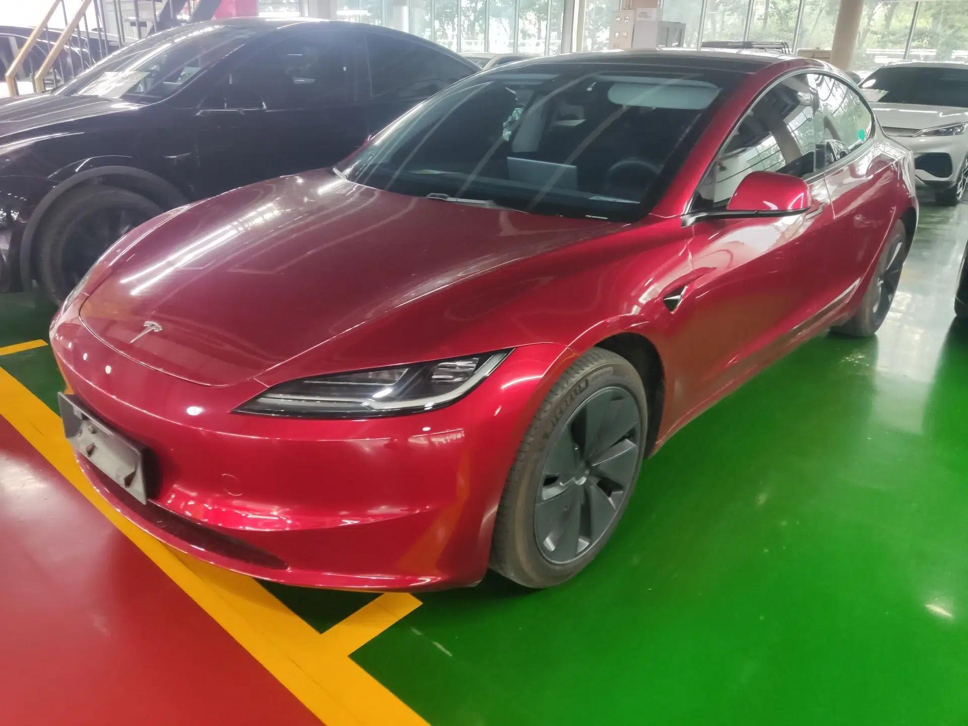 Tesla Model 3 2023 Rear-Wheel-Drive Version — миниатюра 1