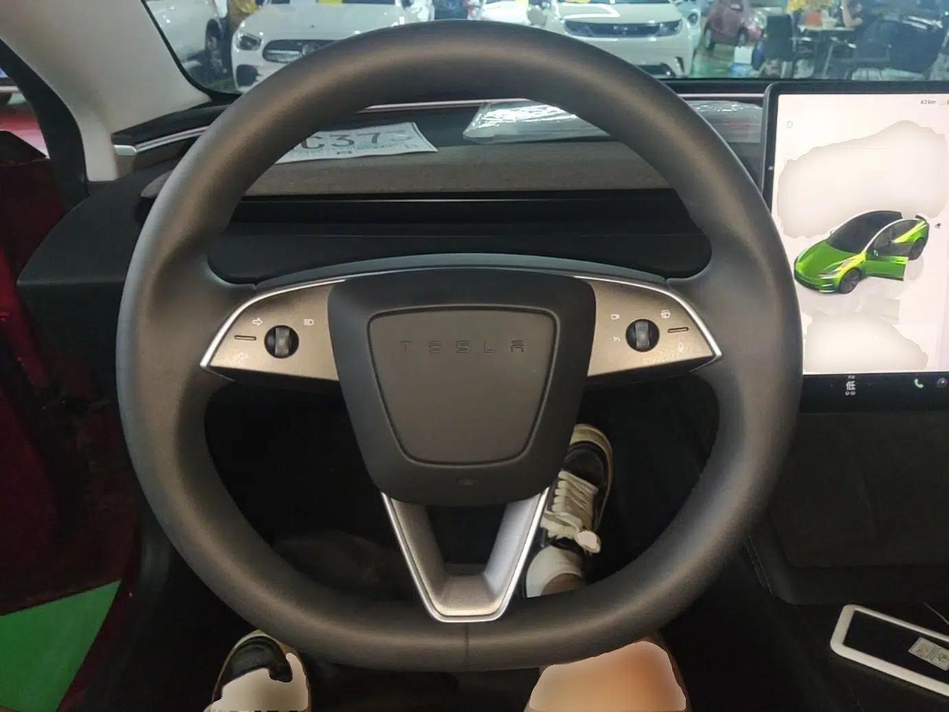 Tesla Model 3 2023 Rear-Wheel-Drive Version — миниатюра 13