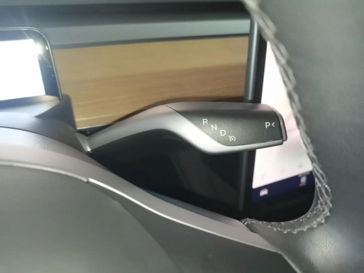 Tesla Model 3 2022 Performance High-Performance All-Wheel-Drive Version — миниатюра 16
