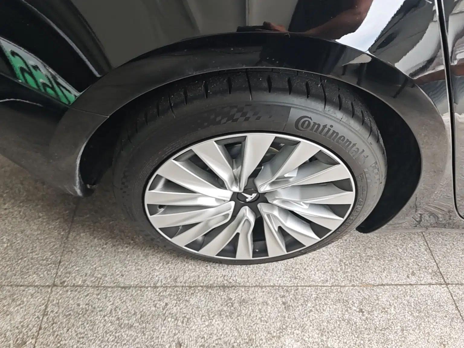 Tesla Model 3 2023 Rear-Wheel-Drive Version — миниатюра 11