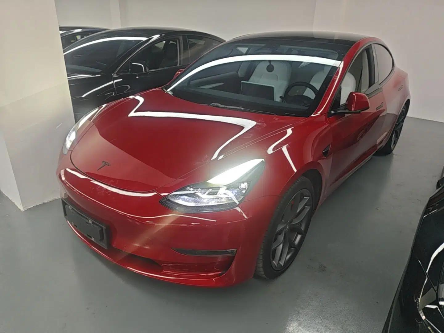 Tesla Model 3 2022 Performance High-Performance All-Wheel-Drive Version — миниатюра 1