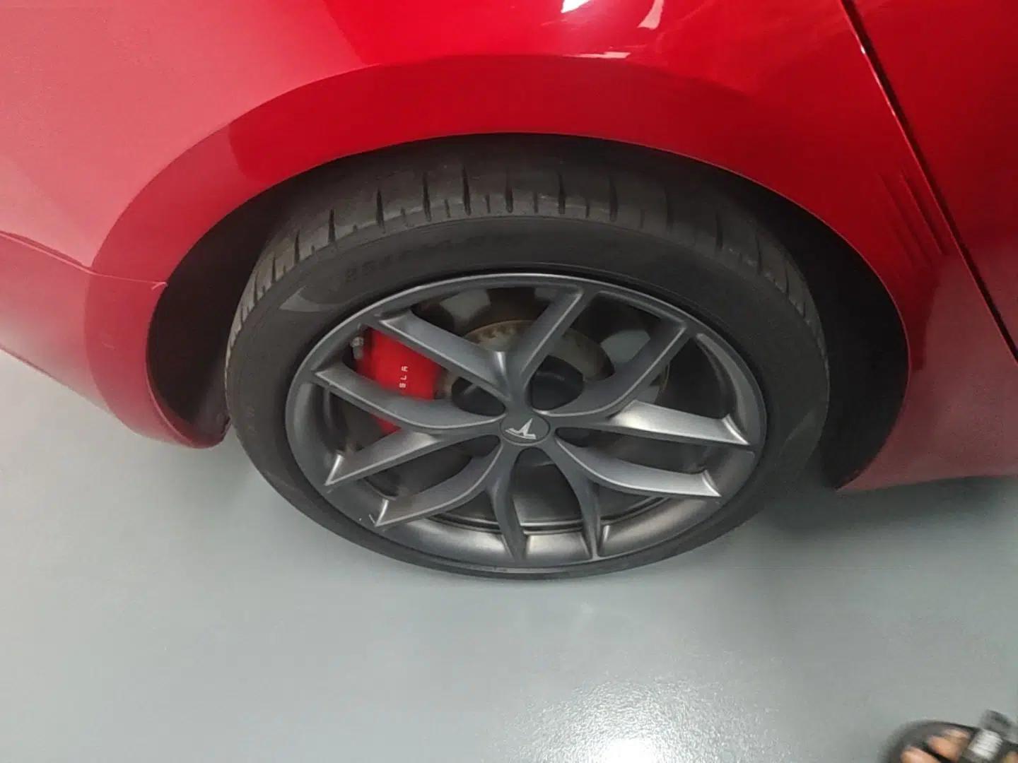 Tesla Model 3 2022 Performance High-Performance All-Wheel-Drive Version — миниатюра 11