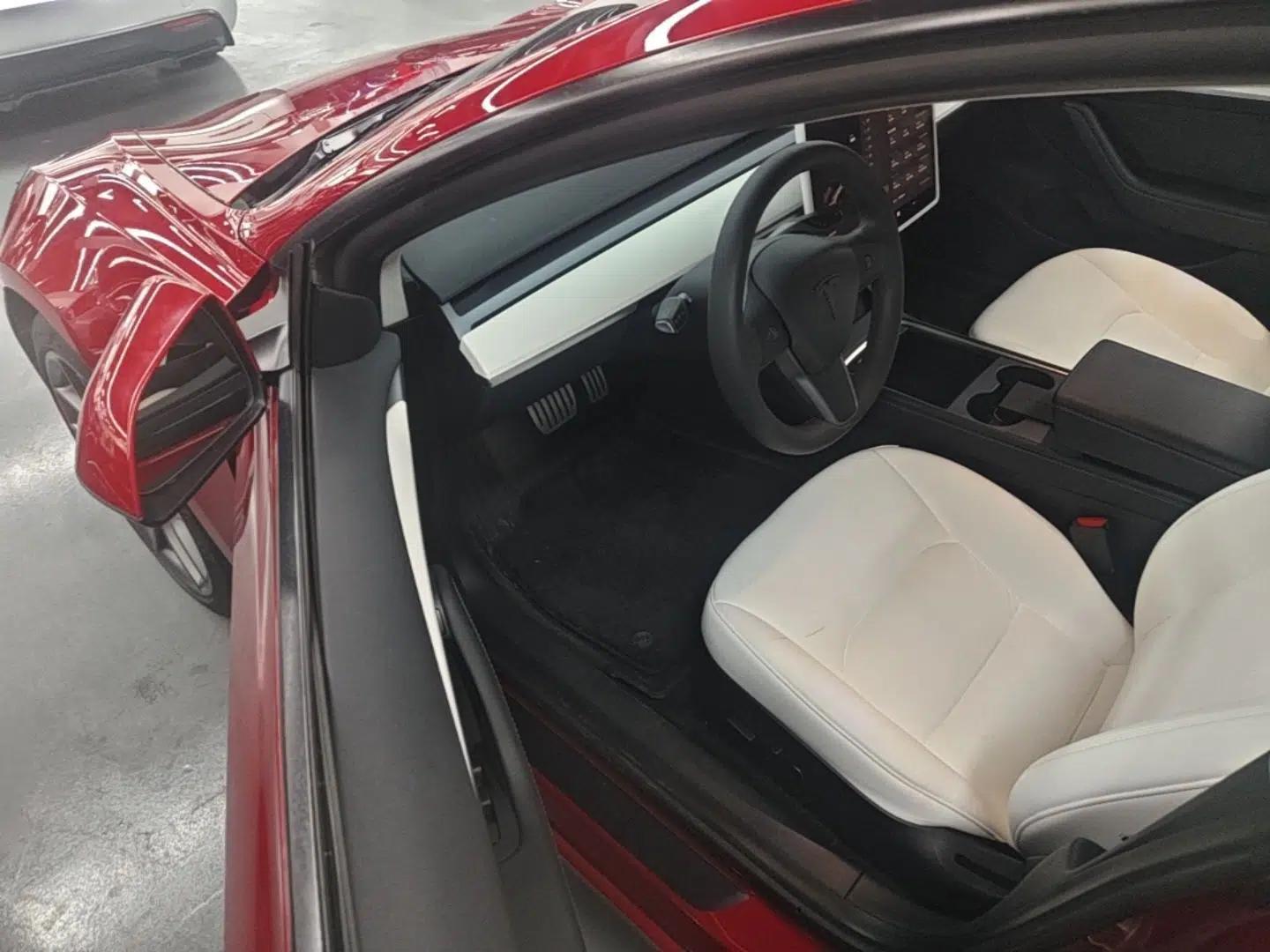 Tesla Model 3 2022 Performance High-Performance All-Wheel-Drive Version — миниатюра 23