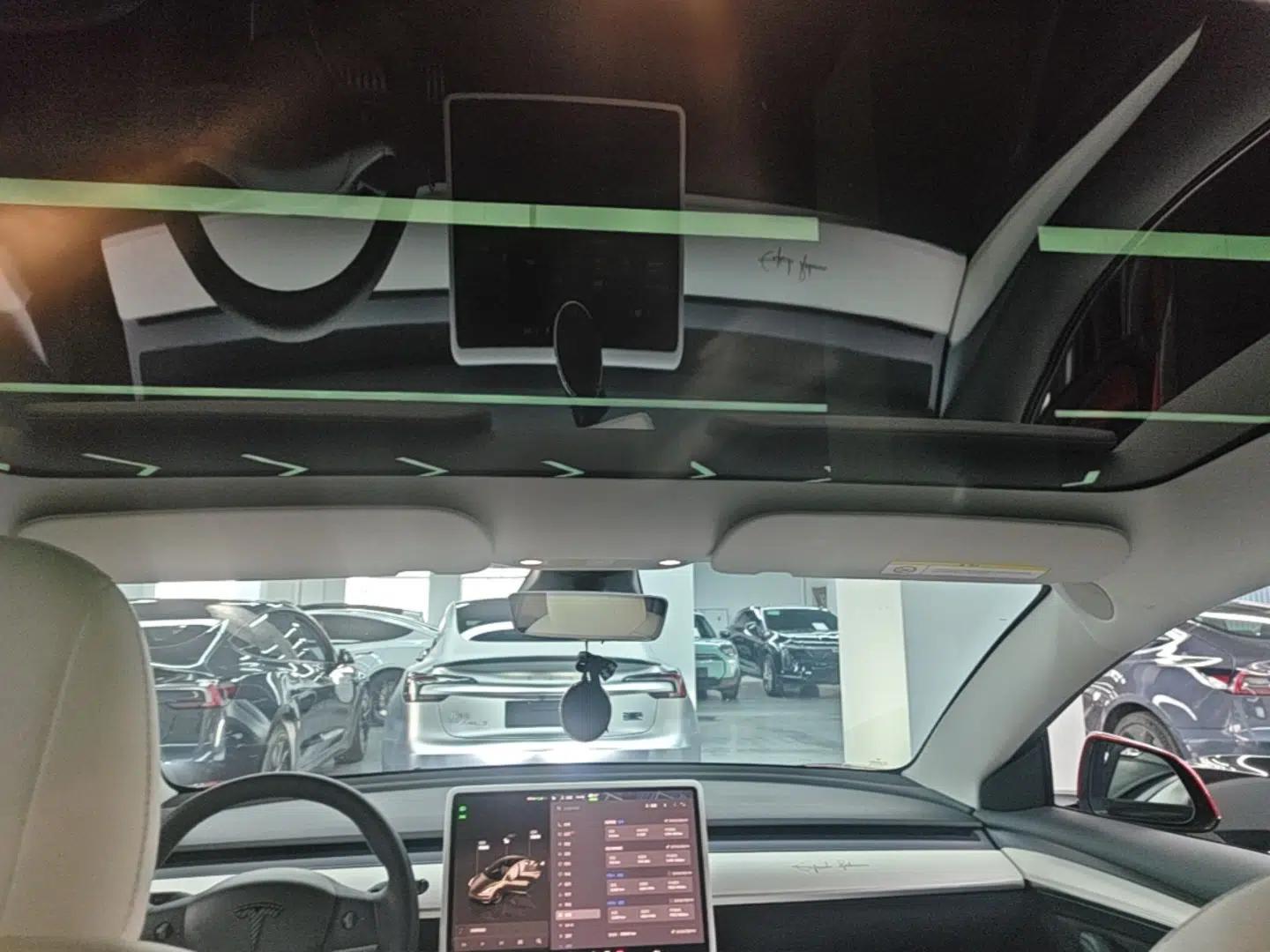 Tesla Model 3 2022 Performance High-Performance All-Wheel-Drive Version — миниатюра 26
