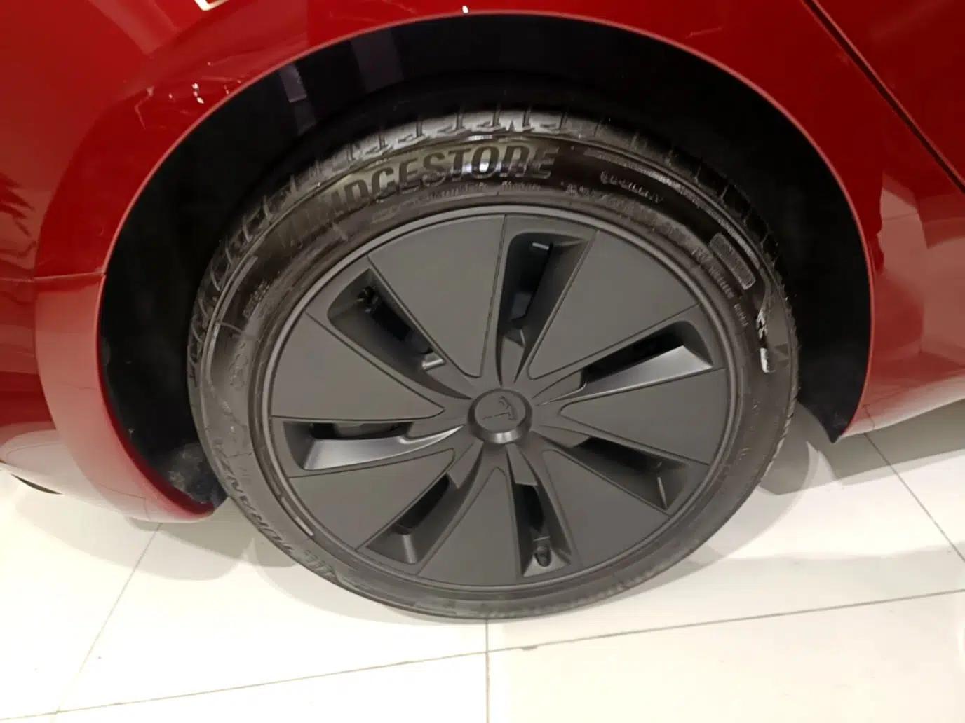 Tesla Model 3 2025 Rear-Wheel-Drive Version — миниатюра 11