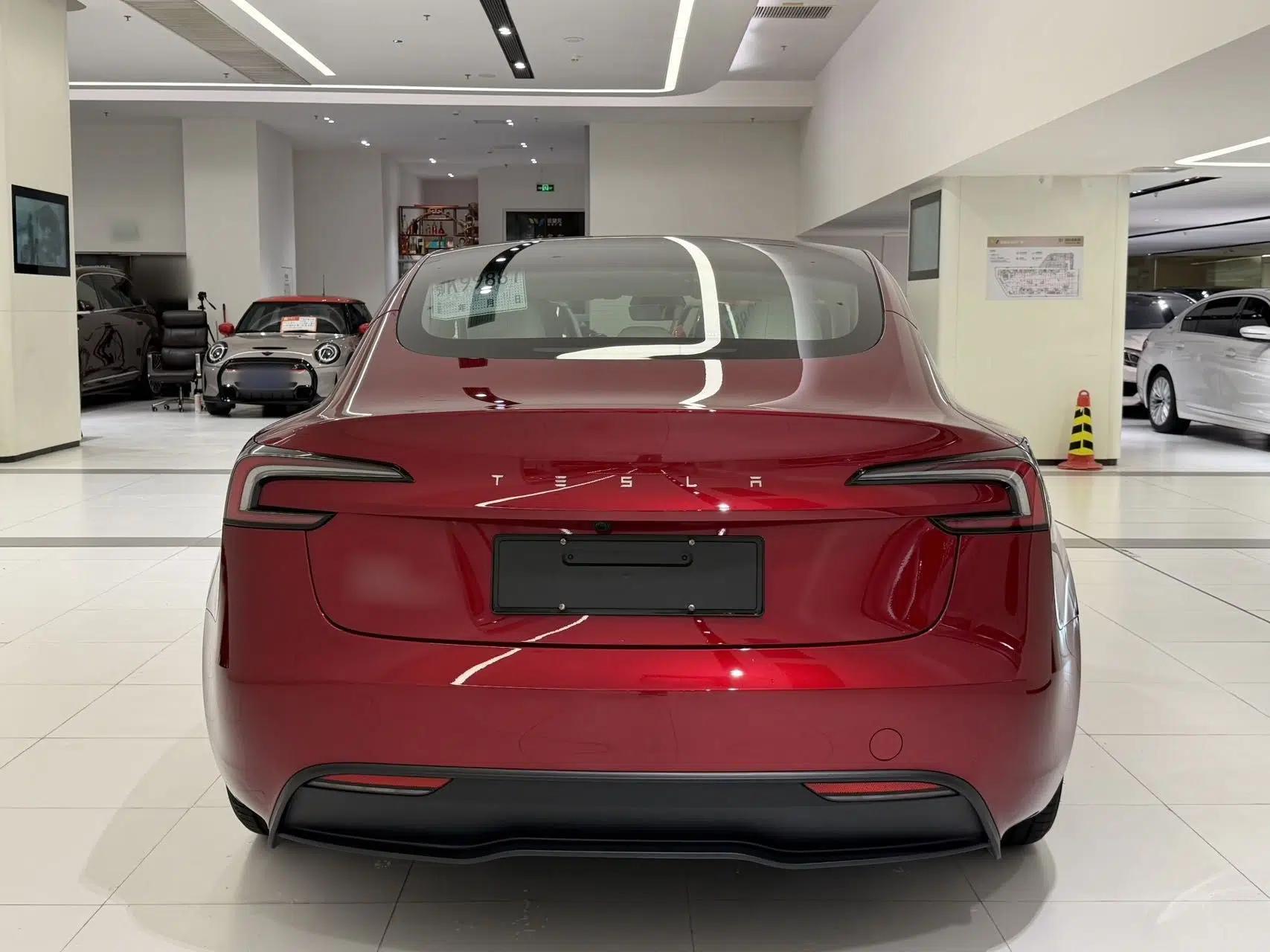 Tesla Model 3 2025 Rear-Wheel-Drive Version — миниатюра 15