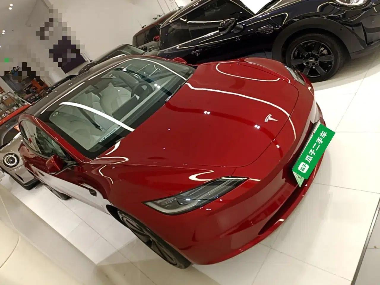 Tesla Model 3 2025 Rear-Wheel-Drive Version — миниатюра 3