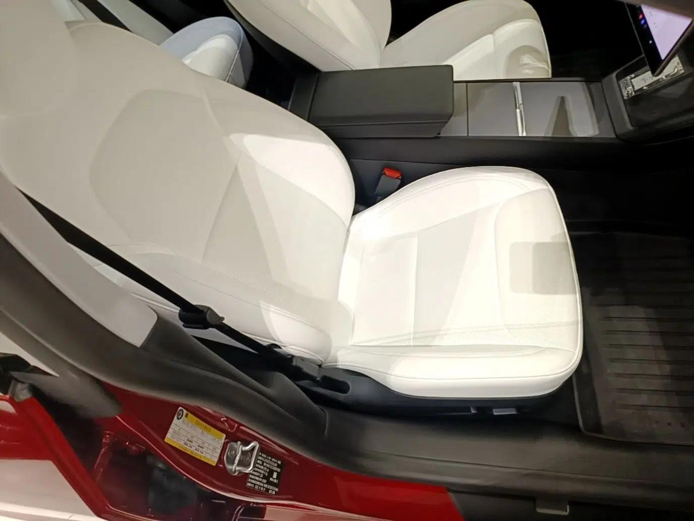 Tesla Model 3 2025 Rear-Wheel-Drive Version — миниатюра 24