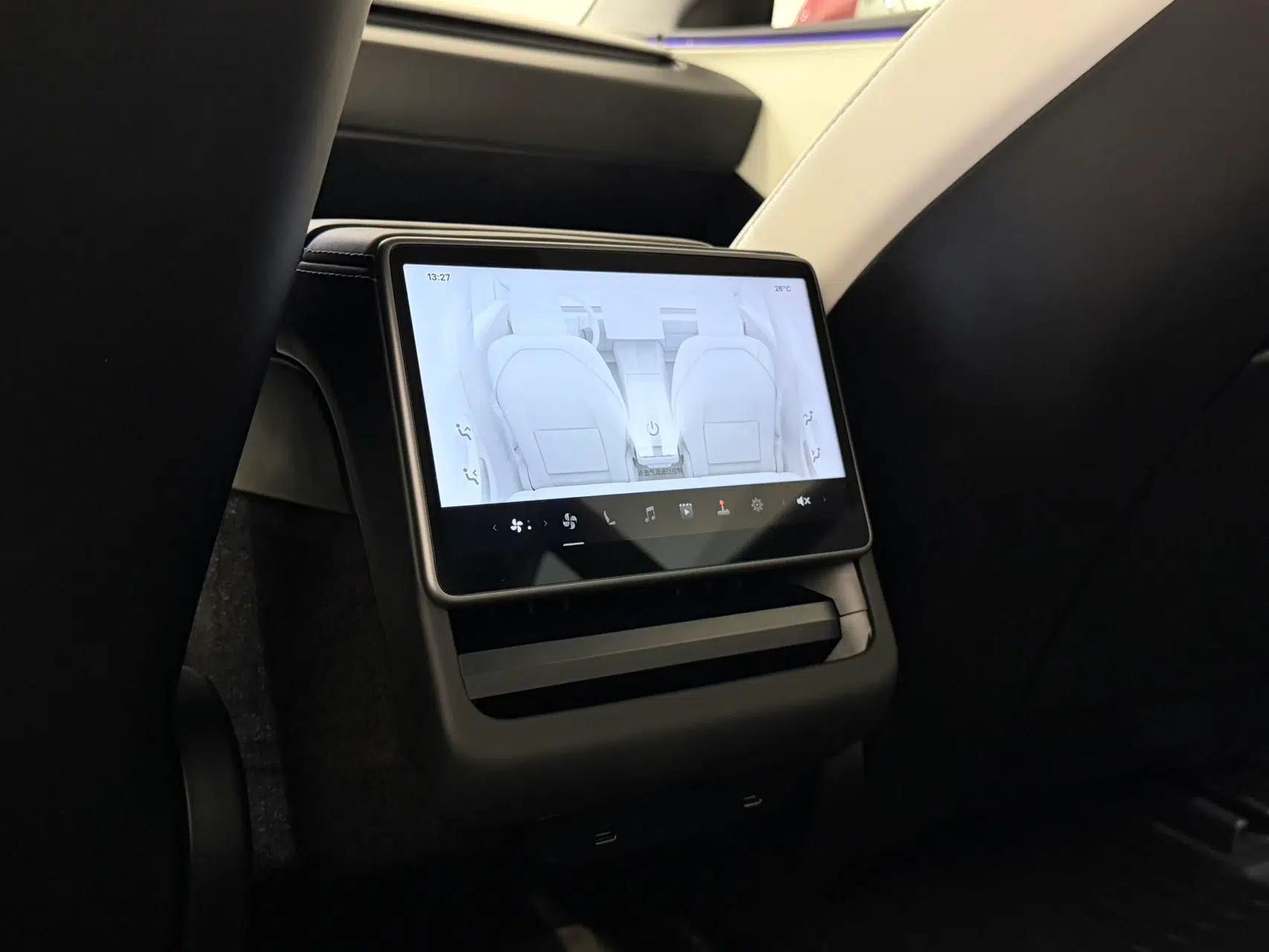 Tesla Model 3 2025 Rear-Wheel-Drive Version — миниатюра 29