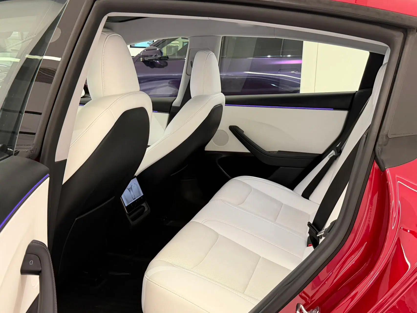 Tesla Model 3 2025 Rear-Wheel-Drive Version — миниатюра 33