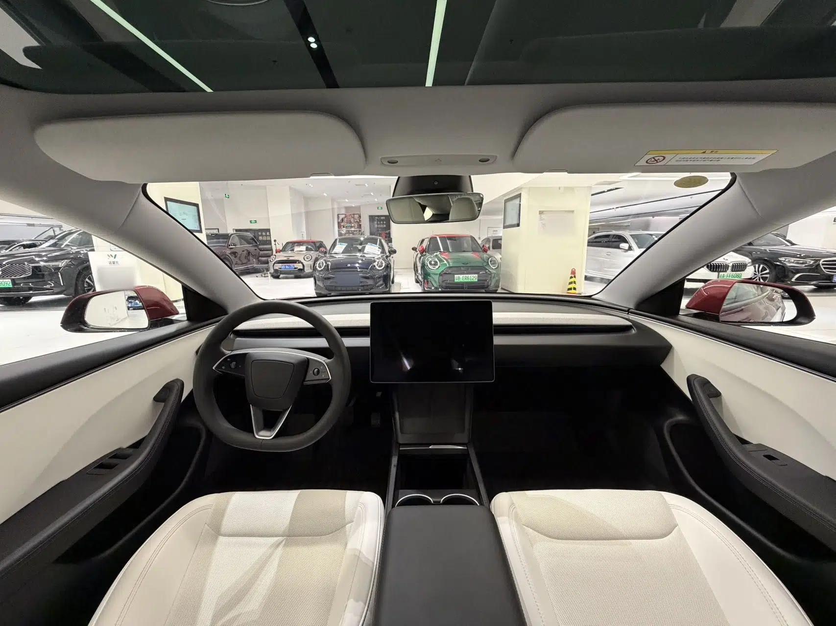 Tesla Model 3 2025 Rear-Wheel-Drive Version — миниатюра 34