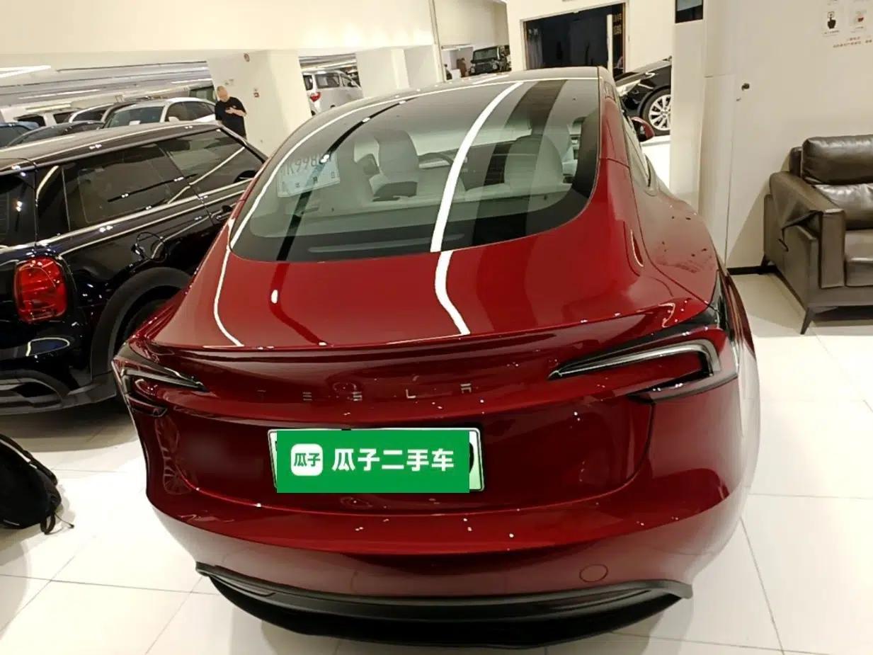 Tesla Model 3 2025 Rear-Wheel-Drive Version — миниатюра 5