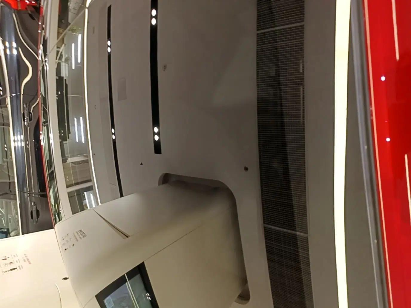 Tesla Model 3 2025 Rear-Wheel-Drive Version — миниатюра 7