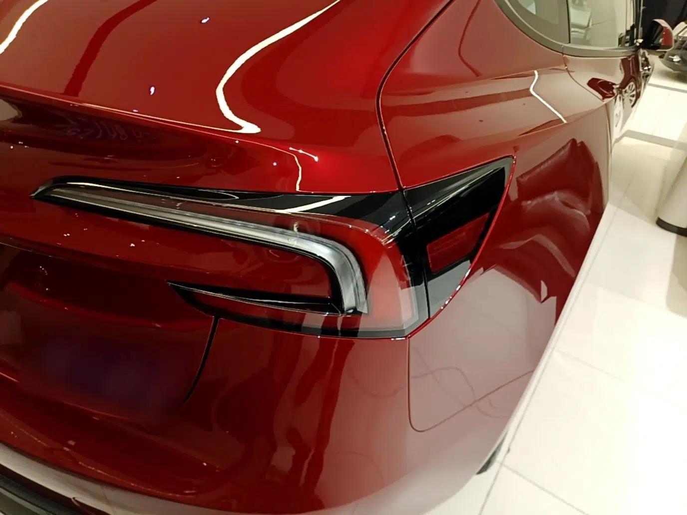 Tesla Model 3 2025 Rear-Wheel-Drive Version — миниатюра 9