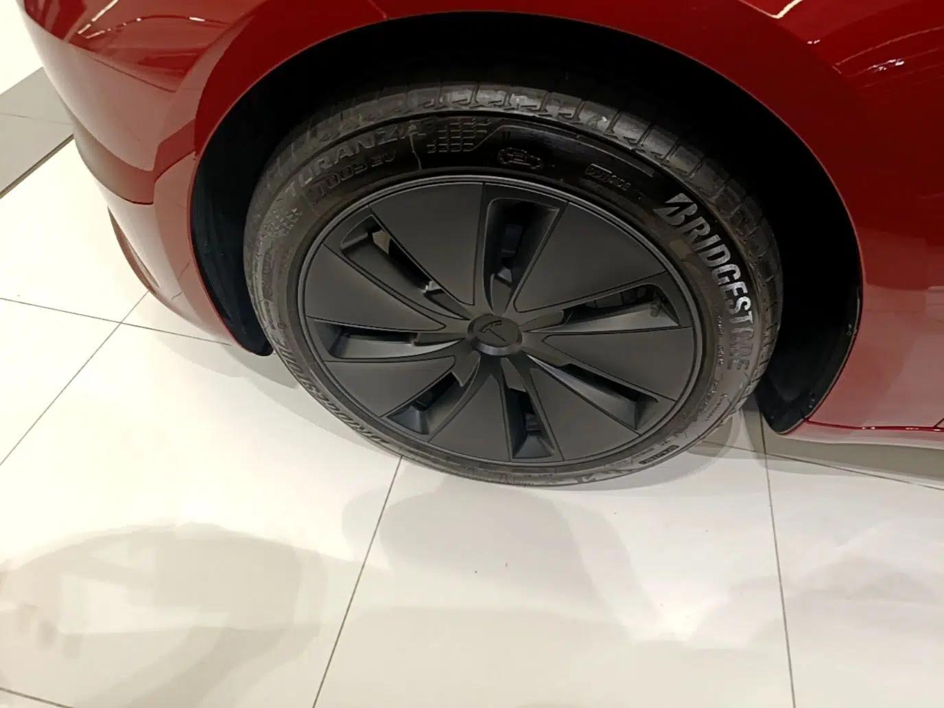 Tesla Model 3 2025 Rear-Wheel-Drive Version — миниатюра 10