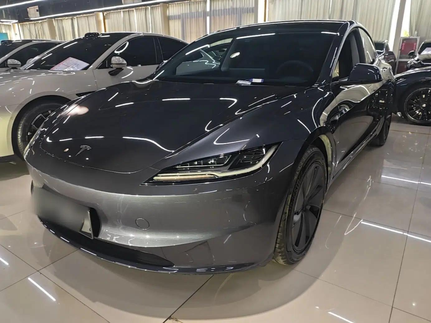 Tesla Model 3 2025 Rear-Wheel-Drive Version — миниатюра 1