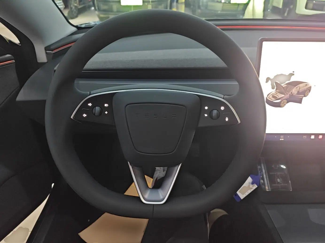 Tesla Model 3 2025 Rear-Wheel-Drive Version — миниатюра 18
