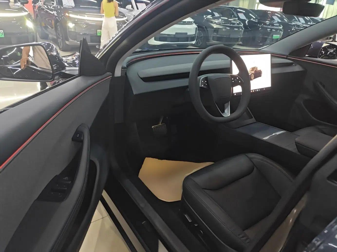 Tesla Model 3 2025 Rear-Wheel-Drive Version — миниатюра 23