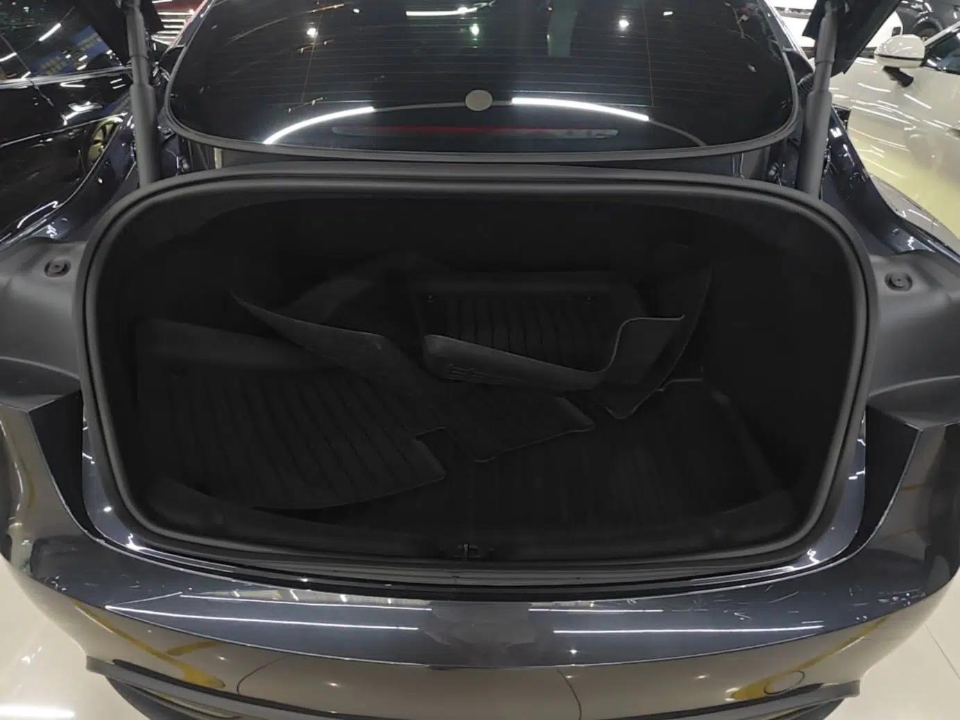 Tesla Model 3 2025 Rear-Wheel-Drive Version — миниатюра 27