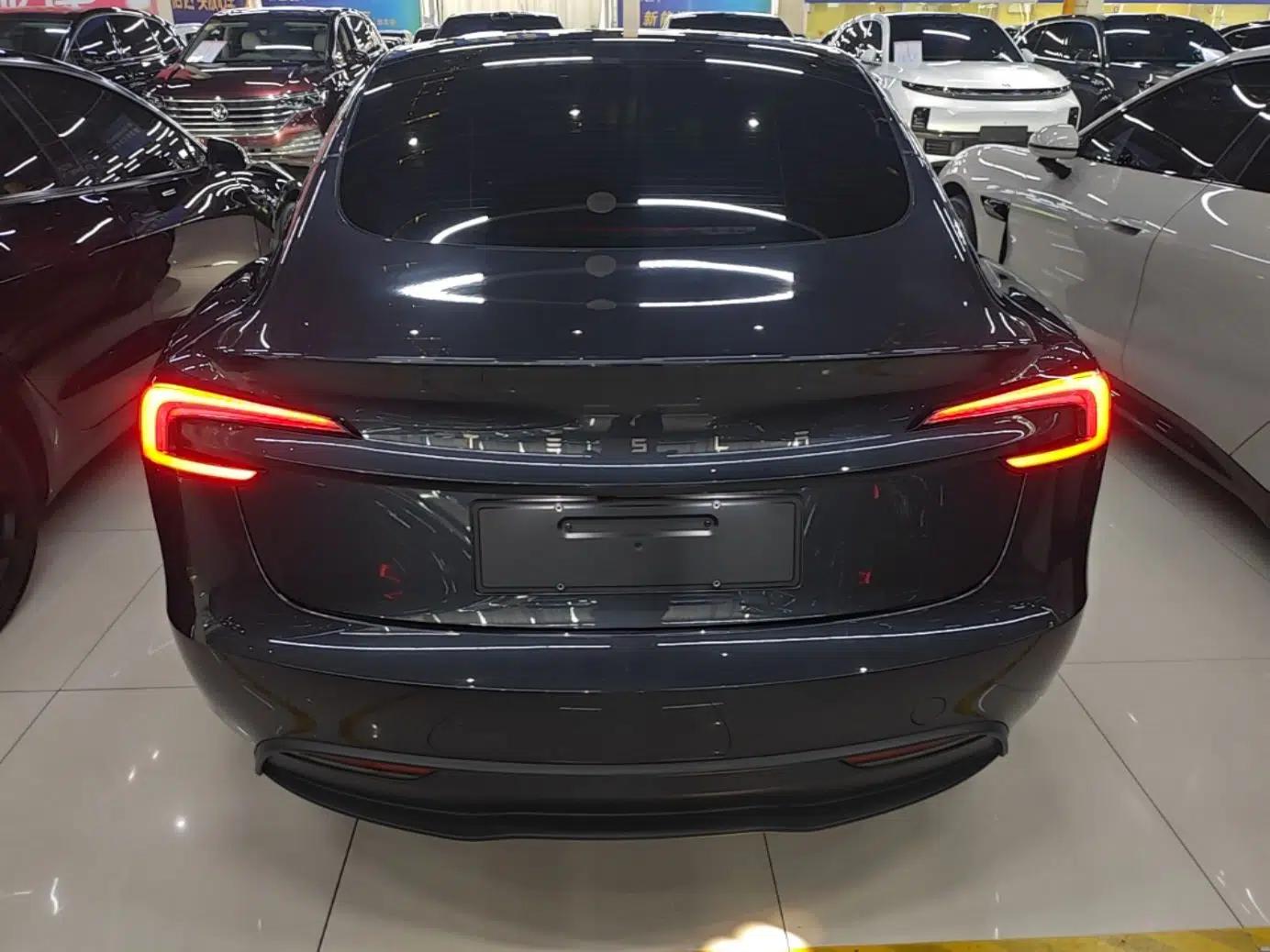 Tesla Model 3 2025 Rear-Wheel-Drive Version — миниатюра 5