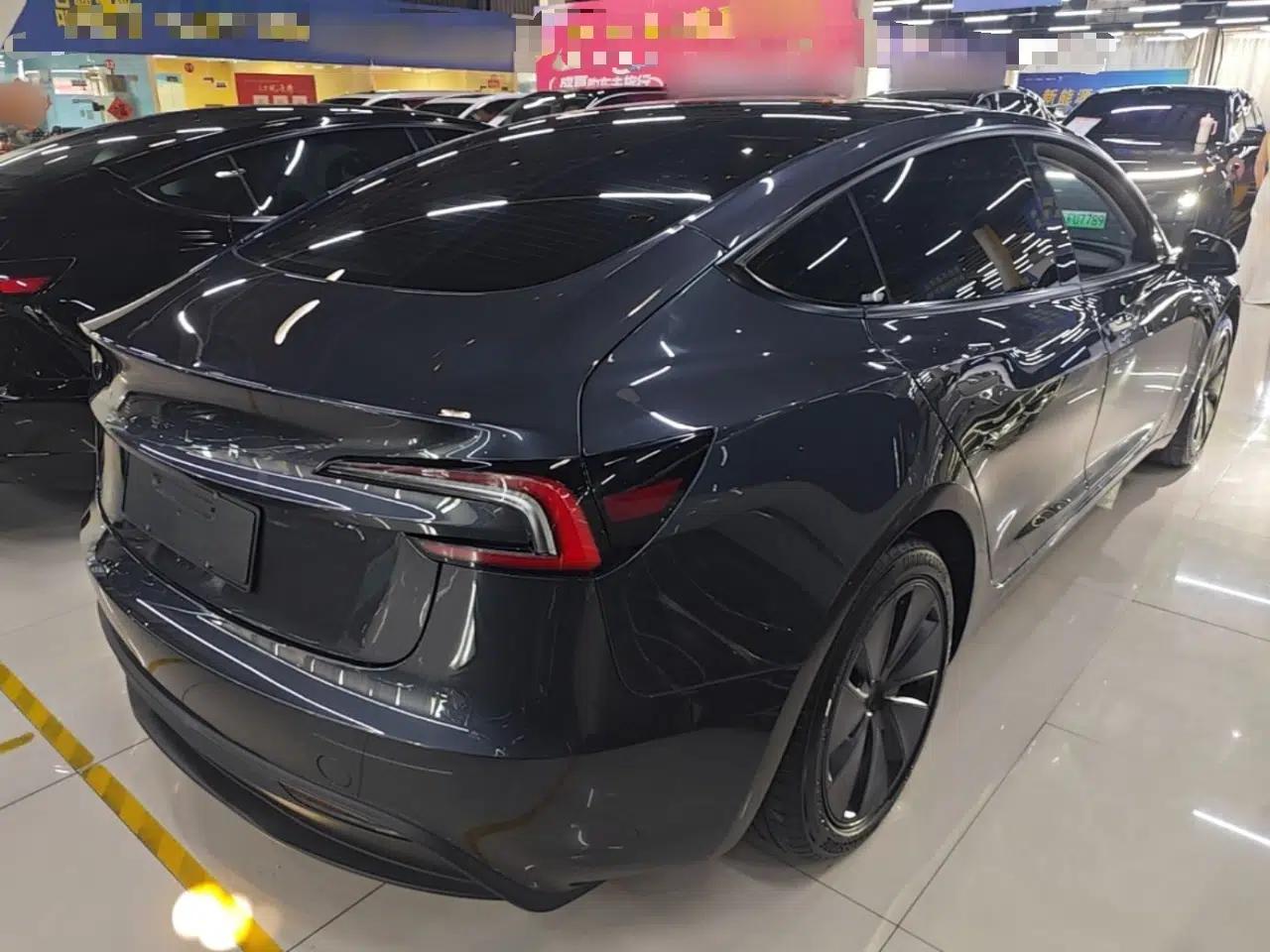 Tesla Model 3 2025 Rear-Wheel-Drive Version — миниатюра 6