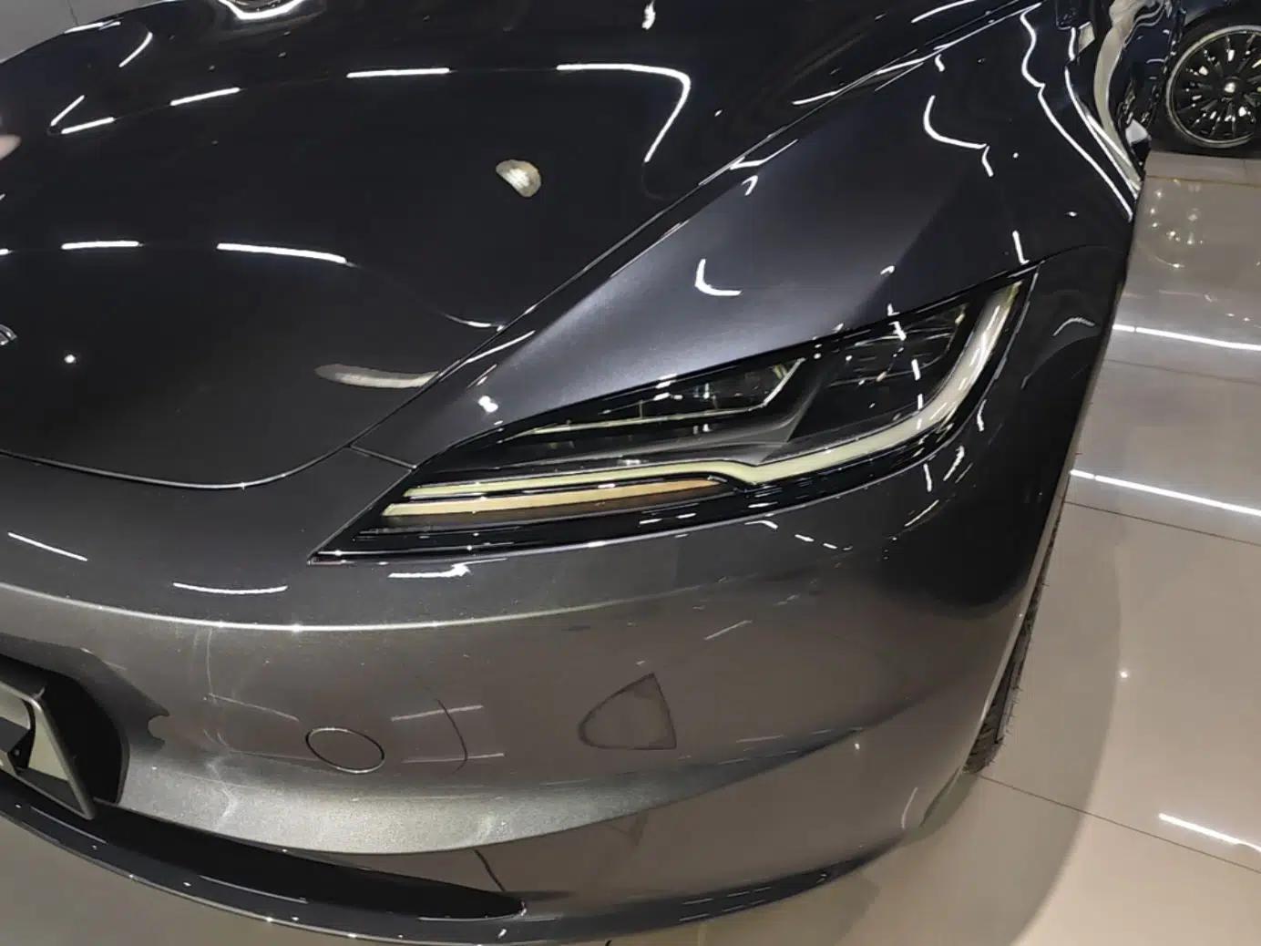 Tesla Model 3 2025 Rear-Wheel-Drive Version — миниатюра 8