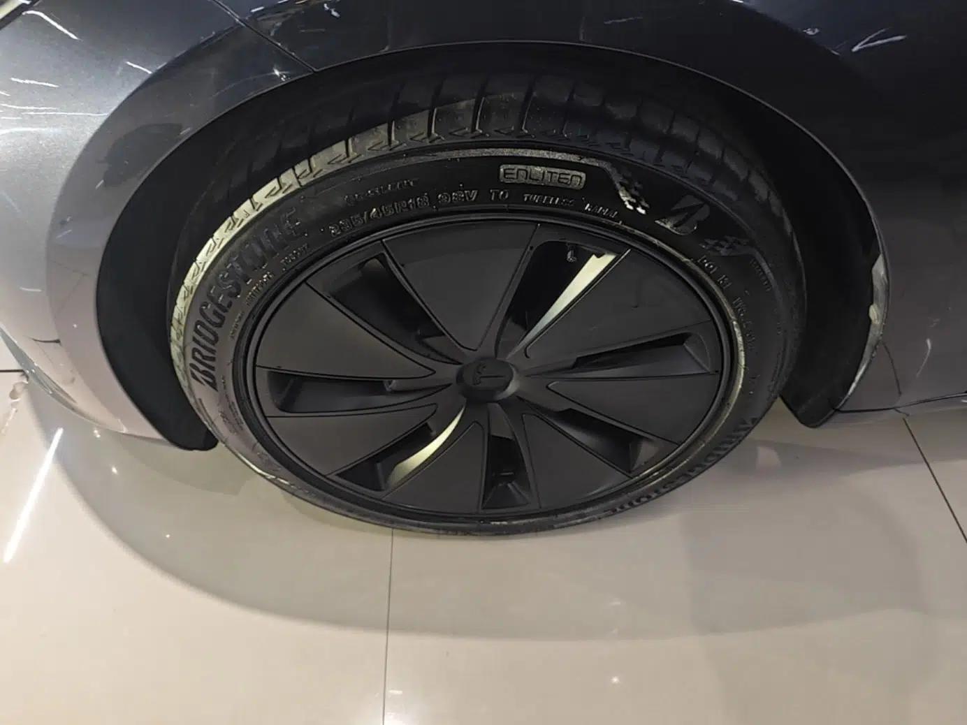 Tesla Model 3 2025 Rear-Wheel-Drive Version — миниатюра 10