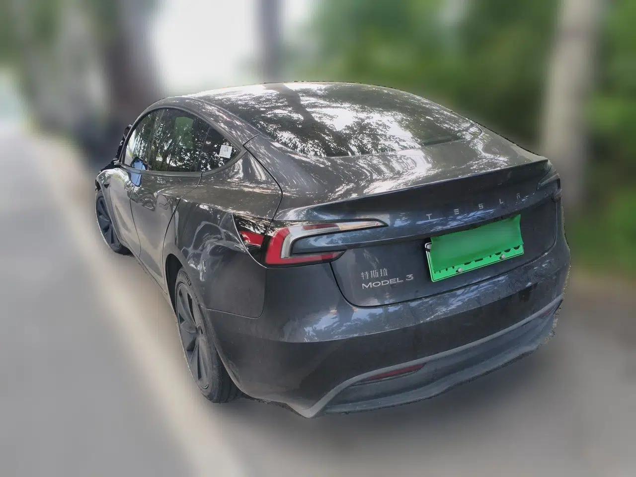 Tesla Model 3 2023 Rear-Wheel-Drive Version — миниатюра 4
