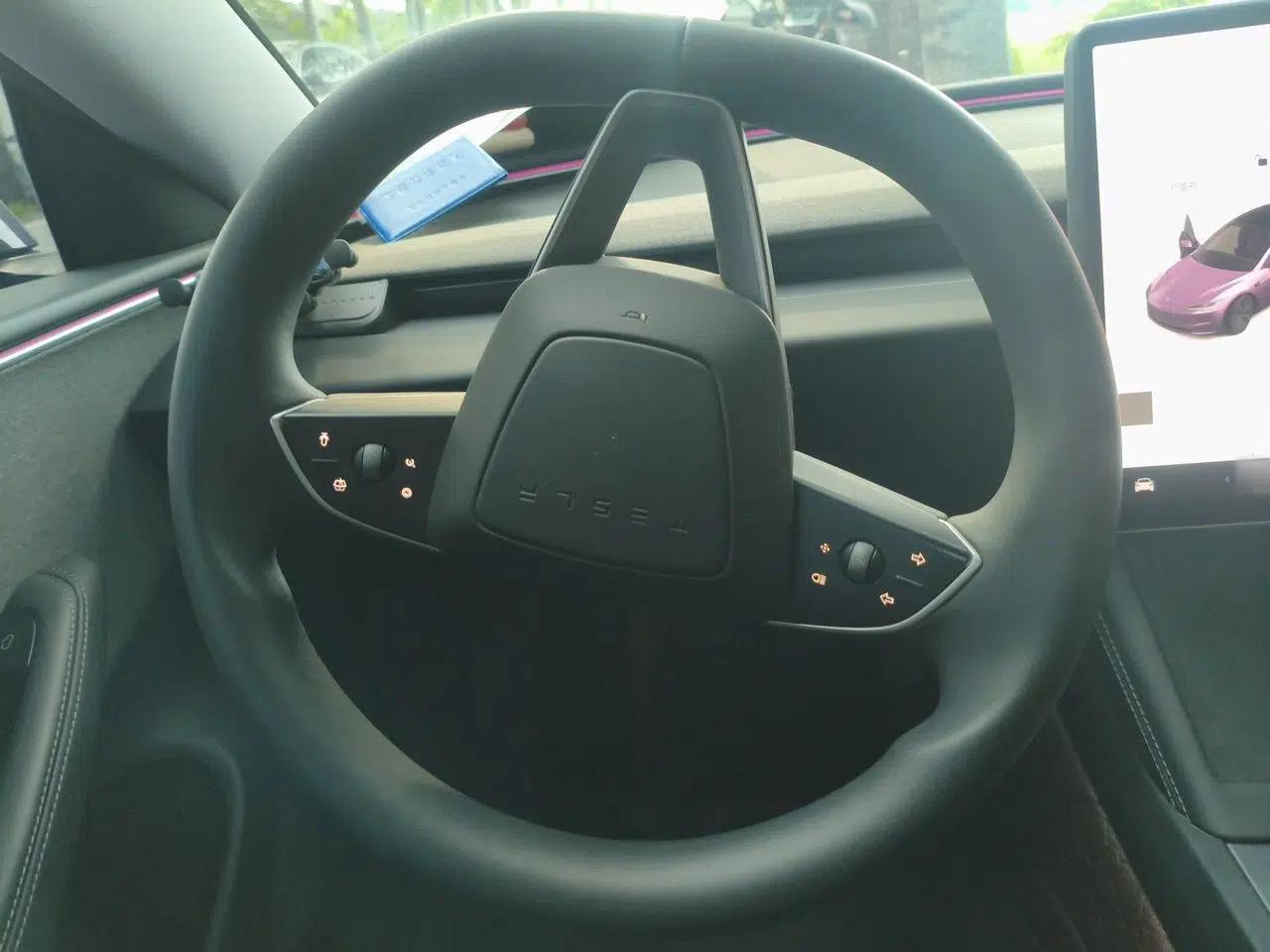 Tesla Model 3 2023 Rear-Wheel-Drive Version — миниатюра 10