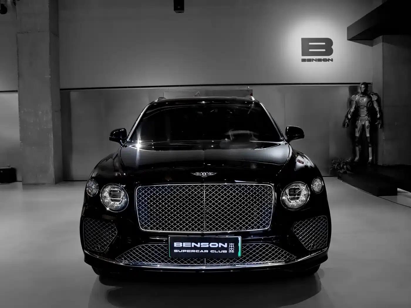 Bentayga Plug-in Hybrid 2021 3.0T PHEV — миниатюра 2