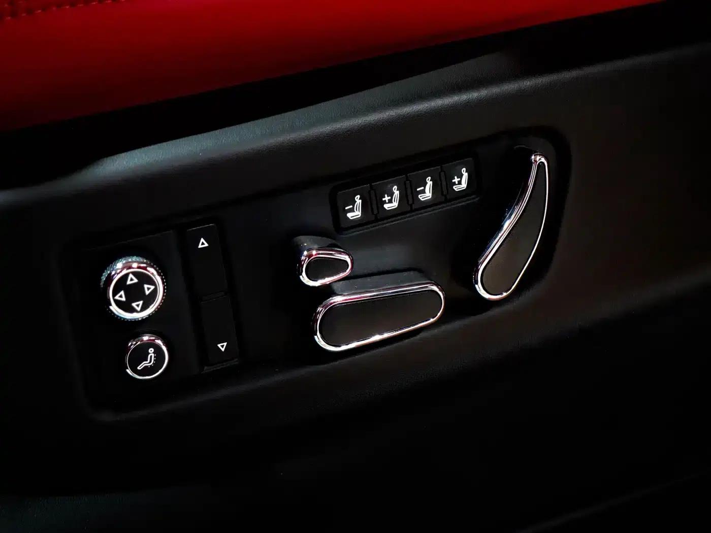 Bentayga Plug-in Hybrid 2021 3.0T PHEV — миниатюра 14