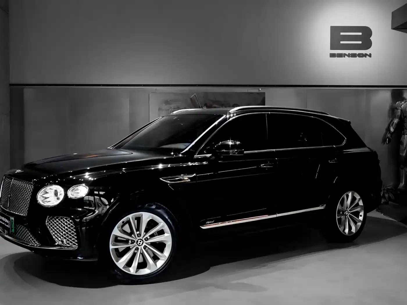 Bentayga Plug-in Hybrid 2021 3.0T PHEV — миниатюра 3