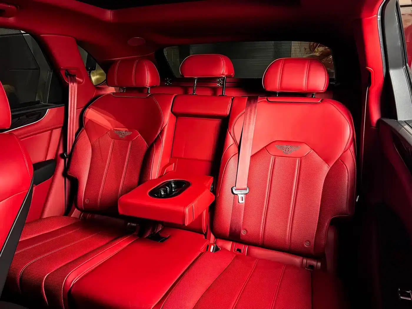 Bentayga Plug-in Hybrid 2021 3.0T PHEV — миниатюра 8