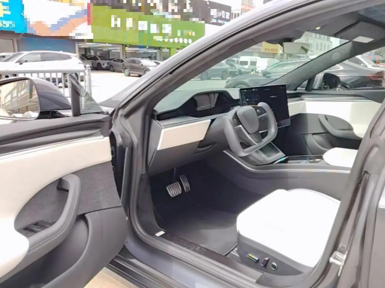 Tesla Model S 2023 Three-Motor All-Wheel-Drive Plaid Version — миниатюра 18