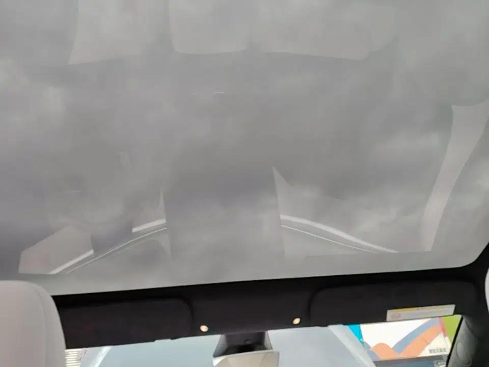 Tesla Model S 2023 Three-Motor All-Wheel-Drive Plaid Version — миниатюра 21