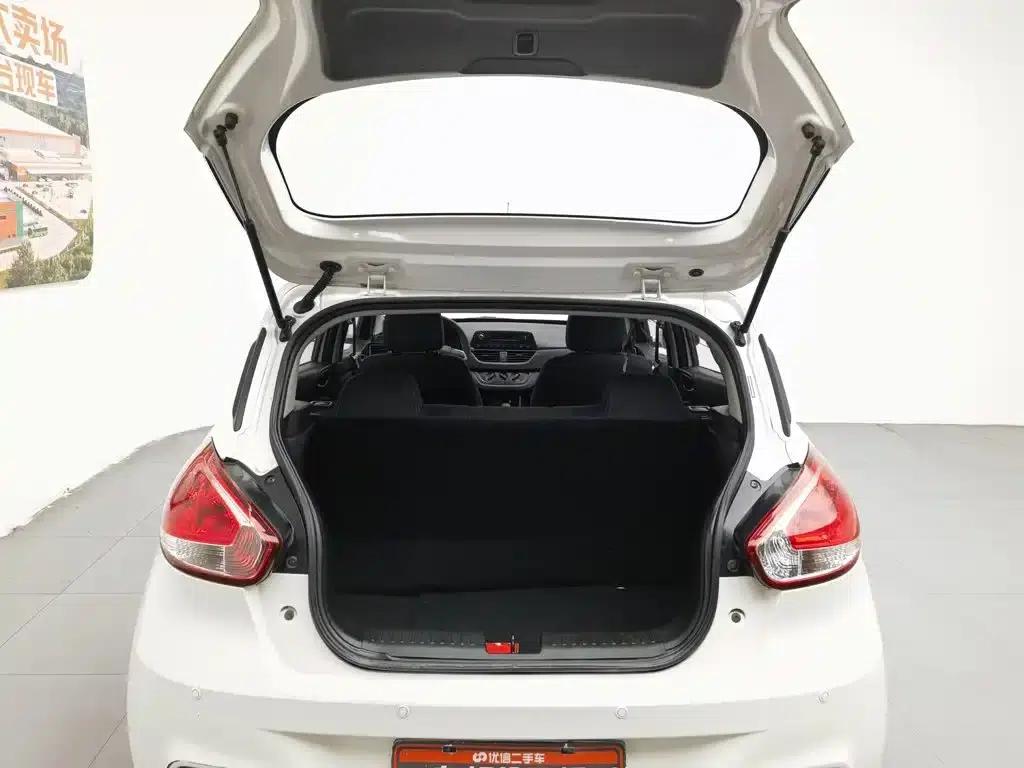 Baojun 310 2016 1.2L Manual Comfort Model — миниатюра 16