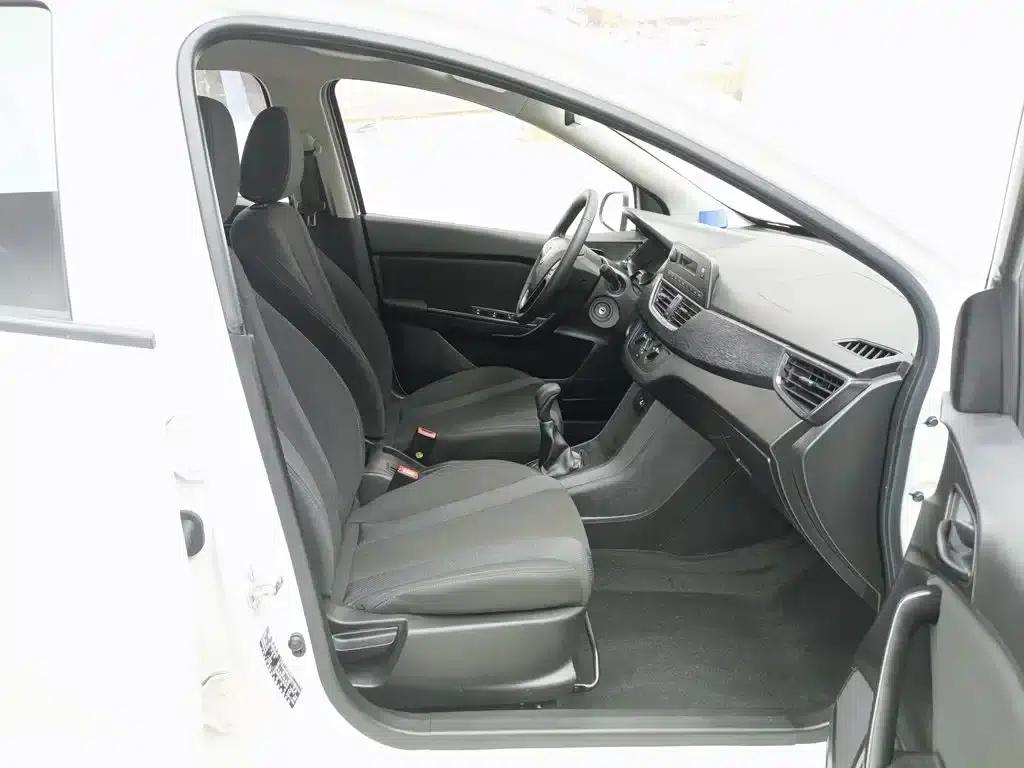 Baojun 310 2016 1.2L Manual Comfort Model — миниатюра 23