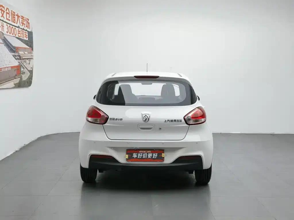 Baojun 310 2016 1.2L Manual Comfort Model — миниатюра 4