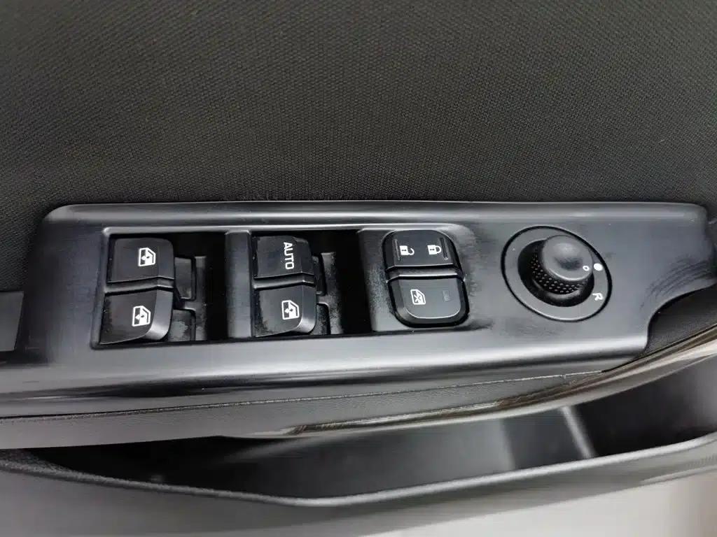 Baojun 310 2016 1.2L Manual Comfort Model — миниатюра 9