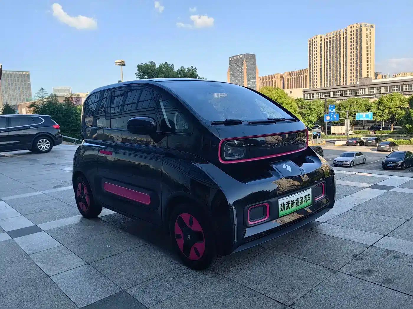 Baojun KiWi EV 2022 Artist Light Edition Ternary Lithium — миниатюра 3