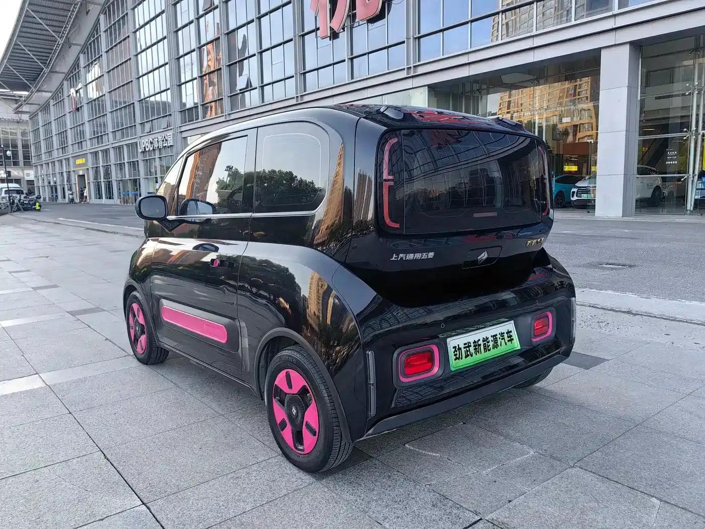 Baojun KiWi EV 2022 Artist Light Edition Ternary Lithium — миниатюра 4