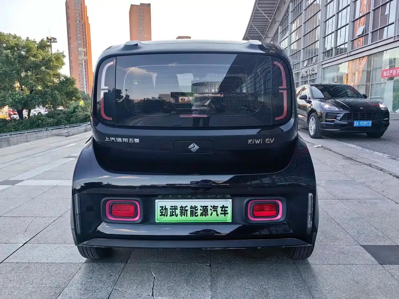 Baojun KiWi EV 2022 Artist Light Edition Ternary Lithium — миниатюра 6