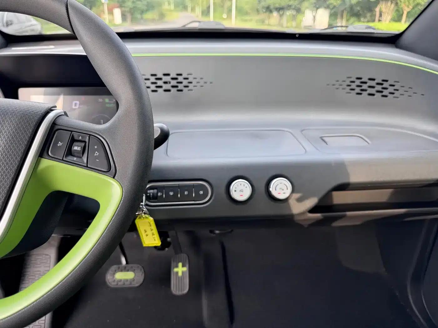 Baojun E100 2020 Model 305KM Smart Edition — миниатюра 8