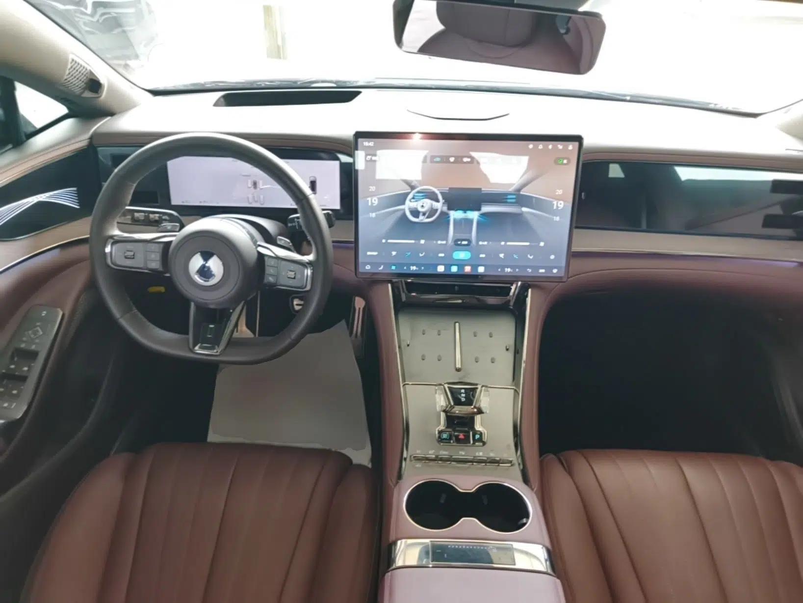 Denza Z9GT 2024 1100 4x4 Max First Edition — миниатюра 19