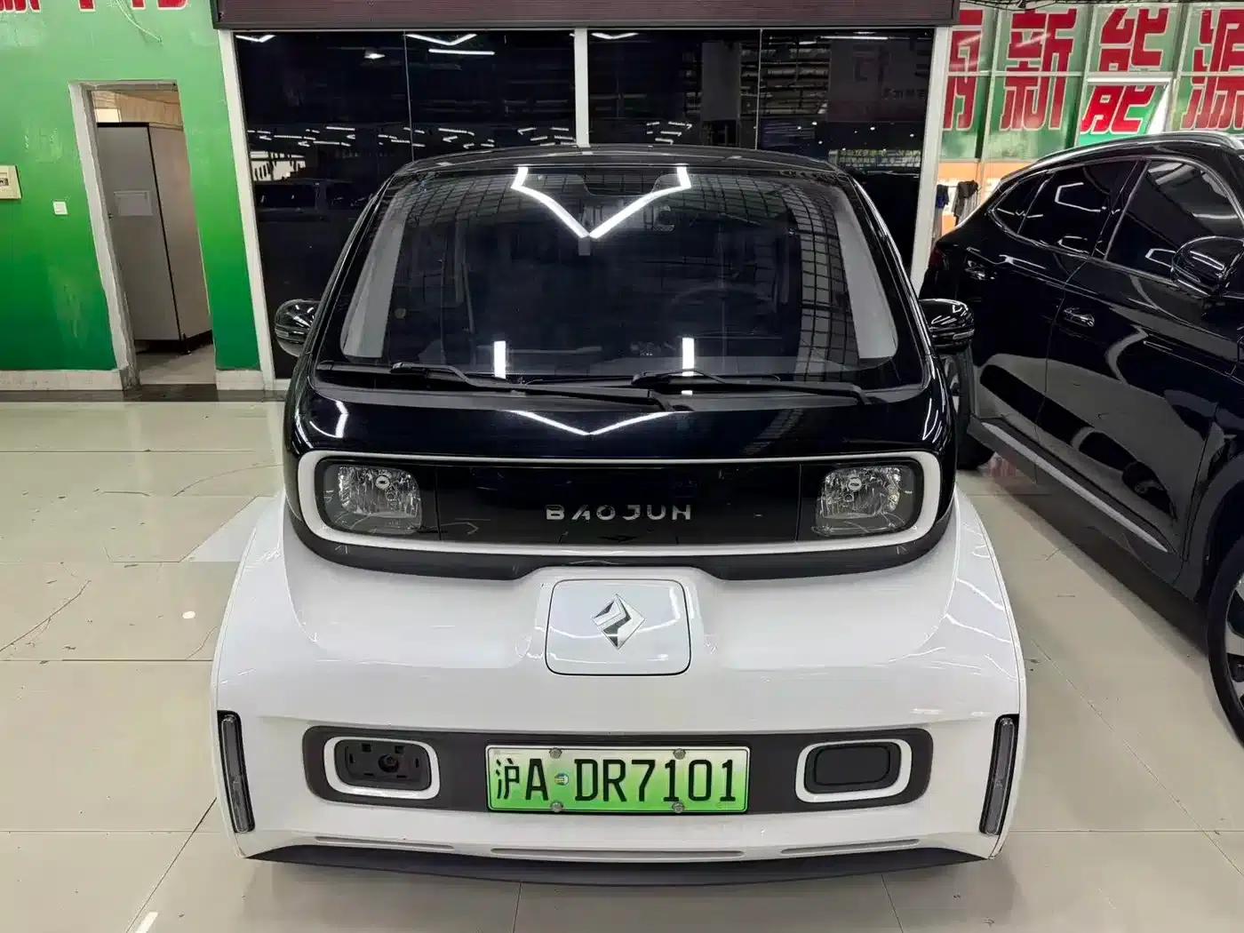 Baojun E300 2020 Plus Interstellar Intelligent Driving Edition — миниатюра 2