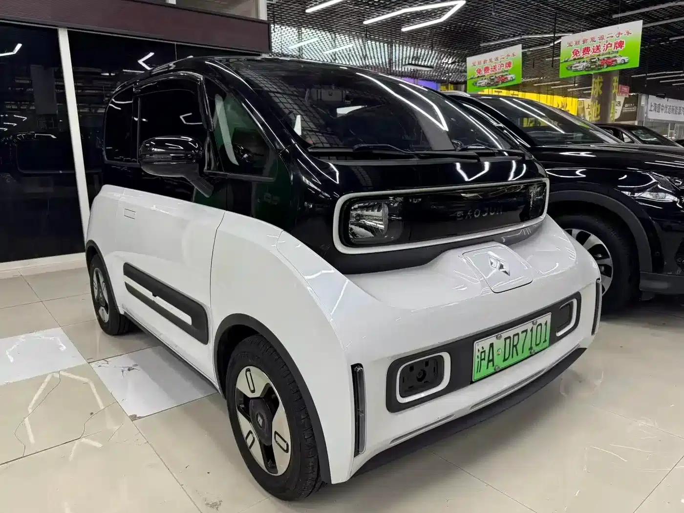 Baojun E300 2020 Plus Interstellar Intelligent Driving Edition — миниатюра 3