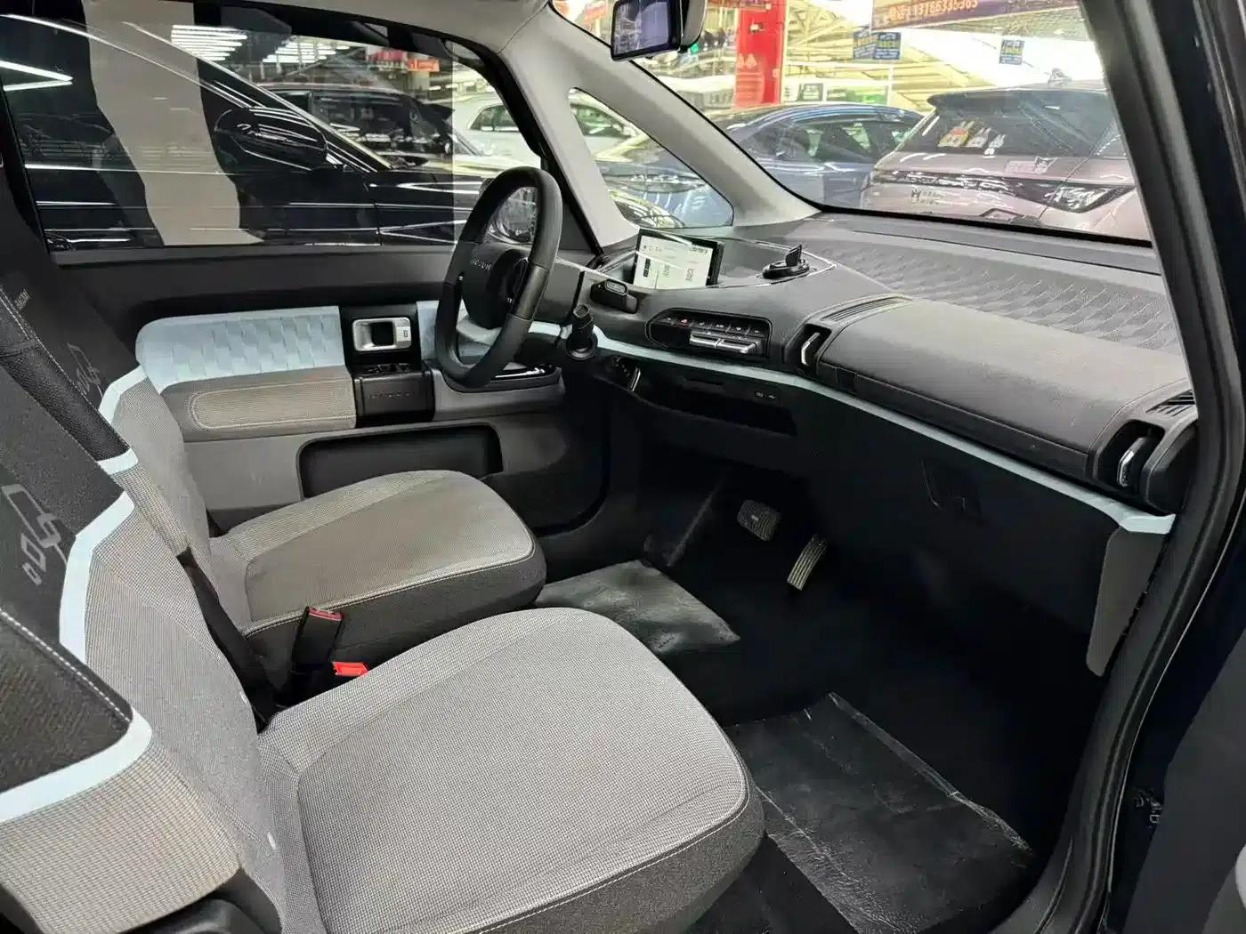 Baojun E300 2020 Plus Interstellar Intelligent Driving Edition — миниатюра 6
